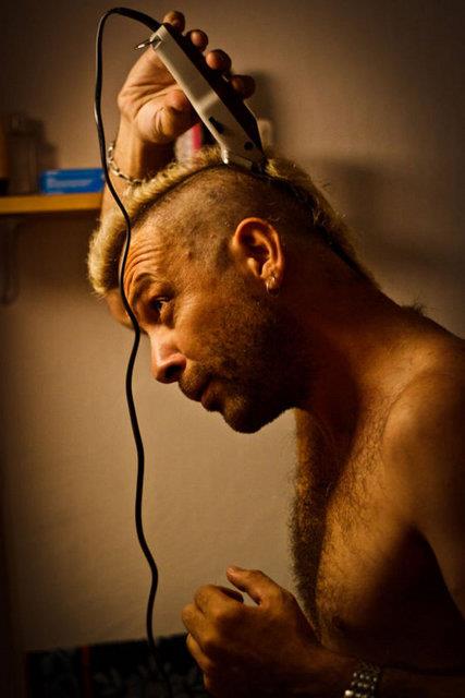 stanbul Beyolu`nda Tezgah adl kitaps var. nce Bodrum Gmlk`te imdi de Ka`ta iki meyhaneye de ortak oldu.