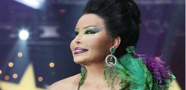 Vin irketi var. naatlarda kullanlan dev kule vinlerinden tam 20 tanesinin sahibi olan nl arkc Blent Ersoy, Almanya`dan 50 adet kule vinci kiralad.