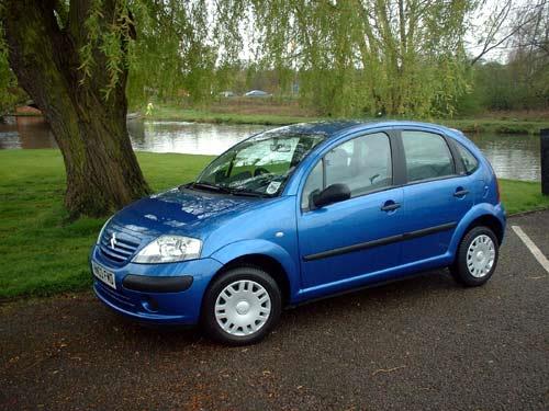 <P><B>Citroen C3 1.4 (Dz)</B></P>  <P>ehirii          8,3 lt/100km</P>  <P>ehird        5 lt/100km</P>  <P>Ortalama       6,3 lt/100km</P>