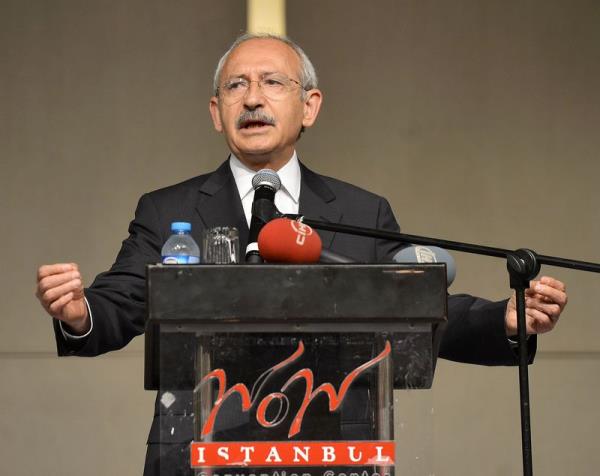 <P>- &#8220;Eer 35 tane el bombasyla bu lkede darbe yaplacaksa mesele bitmitir.&#8221;(Darbe giriimleriyle ilgili alan davalara ynelik)</P>  <P>- &#8220;Babakan ordunun teamllerine uymak zorunda.&#8221; (2010 YA toplantlar hakknda)</P>  <P>- &#8220;O e-muhtra AKP&#8217;nin tekrar iktidara gelmesi iin konmutur oraya. (Abdullah Gl&#8217;n cumhurbakan seimi dneminde askerin yaynlad bildiriyi deerlendirirken)</P>  <P>- &#8220;Babakan zmleri grmek istiyorsa CHP&#8217;ye oy versin.&#8221; (Babakan Erdoan&#8217;n CHP&#8217;nin tekliflerini aklamasn istemesi zerine)</P>  <P>- &#8220;Biz sayn Babakan gibi sz verip szmzde duran insanlardan deiliz.&#8221;</P>