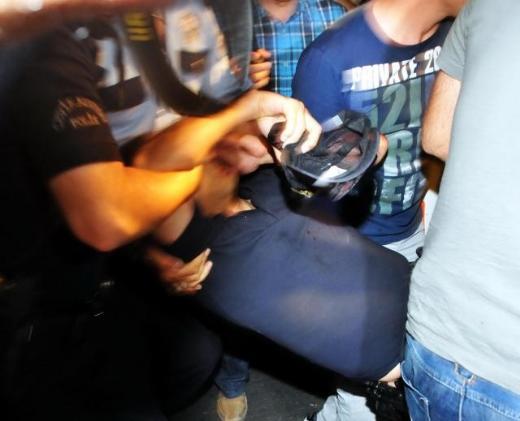 Yaralanan Bakomiser hastanede tedavi altna alnd.