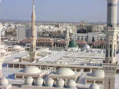 Bu apak bir bydr." dediler. Bazlar ge ykselmenin de "Burak" zerinde meydana geldiini sylemiler ise de gerek olan udur: Mescid-i Aks'ya kadar sr (gece yolculuu) Burak ile olmu. Ondan sonra Mirac, asansr kurulmutur.