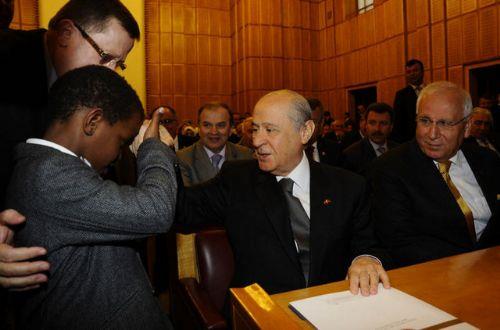 <b> MHP Genel Ba�kan� Devlet Bah�eli </b>