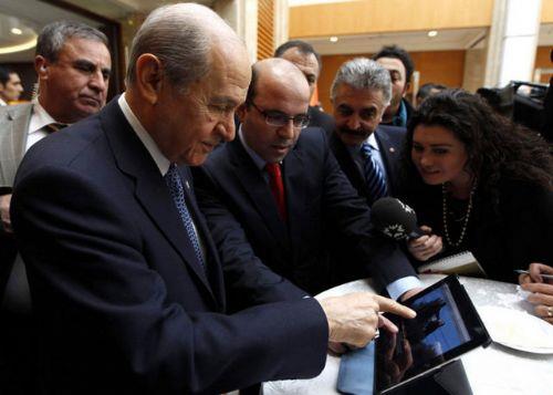 <b> MHP Genel Ba�kan� Devlet Bah�eli </b>