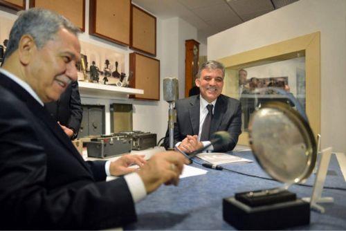 <b> Cumhurba�kan� Abdullah G�l ve Ba�bakan Yard�mc�s� B�lent Ar�n� </b>