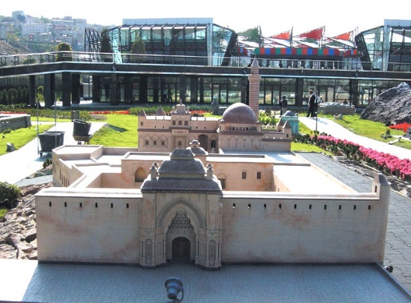 �shak Pa�a Saray�