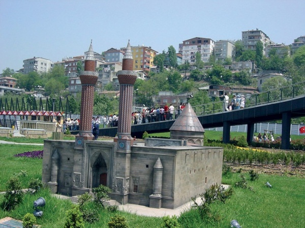 Erzurum �ifte Minareli Medrese