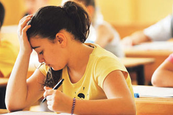 Kafein i�eren i�ecek ve yiyeceklerden m�mk�n oldu�u kadar uzak durmaya �al���n (kolal� i�ecekler, kahve, �ikolata, vb),