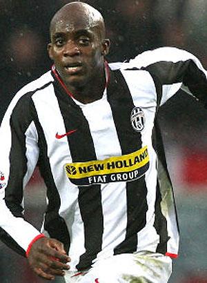 Muhammed Sissoko:  Mali Milli Tak�m�'nda oynuyor. Sava��� ve h�rs�yla dikkat �ekiyor. PSG'de oynuyor.