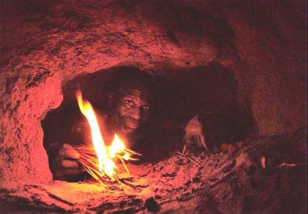 3. Olas� bir sald�r�n�n �n�ne ge�mek i�in �al� ��rp� yak�l�r, y�lana iyice yakla��l�r.