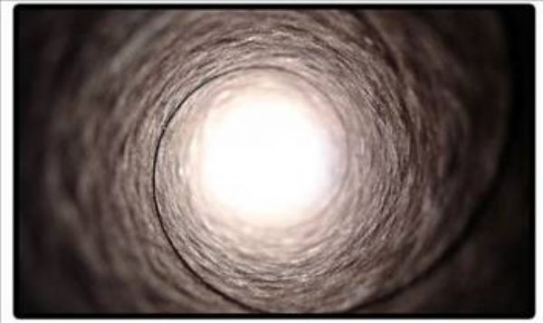 Mahzenlerin alt�ndaki t�nellerden K�nal� adaya kadar bir t�nel uzand���da s�yleniyor.