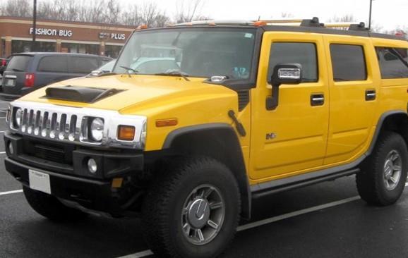 50. Hummer H2 BusinessInsider sitesinde ge�en y�zy�la damgas�n� vurmu� otomobil modelleri sergilendi.
