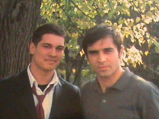 Adn Feriha Koydum dizisiyle ilk baroln stlenen aatay Ulusoy, Halkal Ticaret Meslek Lisesi mezunu. Cansel Elin ile bu fotoraf ektirdiinde de lise rencisiydi.