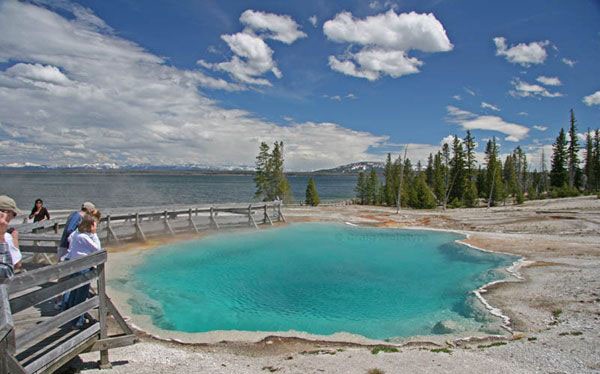 Bu cennetin alt�nda cehennem kayn�yor