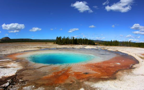 Bu cennetin alt�nda cehennem kayn�yor