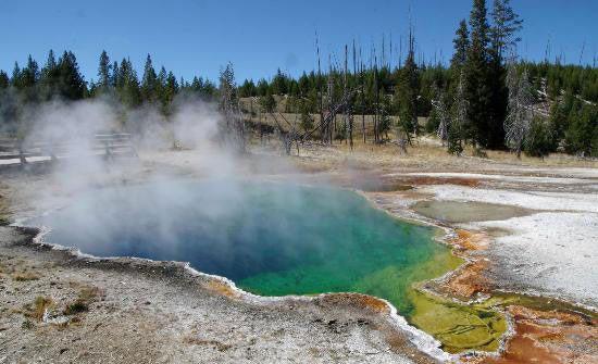 Bu cennetin alt�nda cehennem kayn�yor