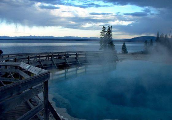 Bu cennetin alt�nda cehennem kayn�yor