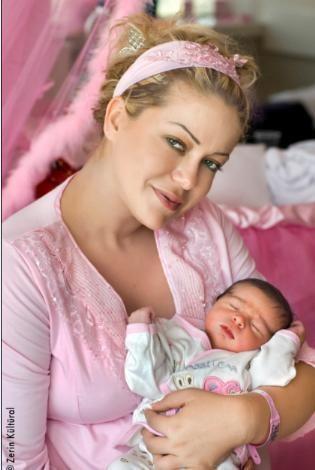 Yeliz Ye�ilmen ve k�z� Asya