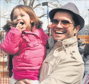 Ozan Do�ulu ve k�z� Arya