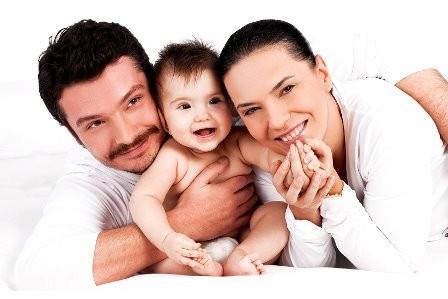 Ye�im Salk�m-Hakan Erat ve k�zlar� Ada