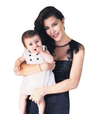 Deniz Akkaye k�z� Ay�e