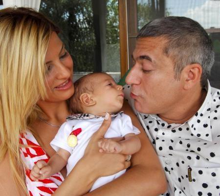 Tu�ba-Mehmet Ali Erbil �ifti ve o�ullar� Ali Sadi