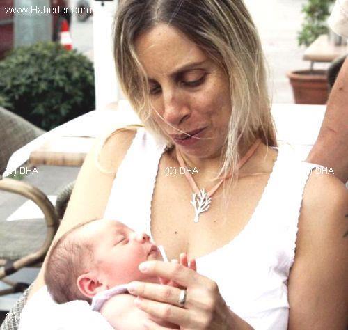 Zeynep Casalini ve bebe�i