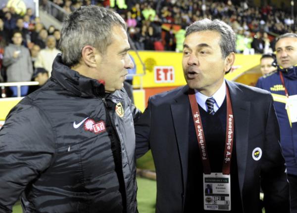 <b> S�RPR�Z �ST�FAYI YANAL B�L�YORDU!</b>  <p> Fenerbah�e'de futbolcular i�te bunu konu�uyor: Ersun Yanal, Alper Potuk'u arayarak "Galatasaray'a gitme, Fenerbah�e'yi imza at. Ben de anla�t�m oraya geliyorum" dedi. Fakat Alper bu telkinle Fenerbah�e'ye gitti�inde Aykut Kocaman daha istifa etmemi�ti.</p>  <b>(BUG�N)</b>