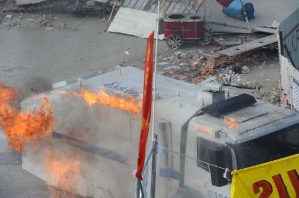 <b>"Gezi Park�'na dokunulmayacak"</b>  <p><b> Polise molotoflarla sald�ran marjinal gruplara m�dahale ediliyor</b></p>