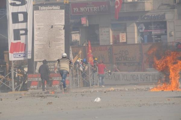 <b>"Gezi Park�'na dokunulmayacak"</b>  <p><b> Polise molotoflarla sald�ran marjinal gruplara m�dahale ediliyor</b></p>