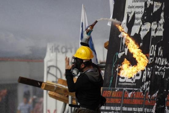 <b> Kim bu molotof�ular? </b>