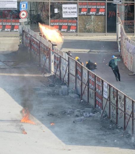 <b> Kim bu molotof�ular? </b>