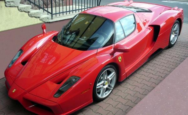 Ferrari Enzo 670,000 dolar