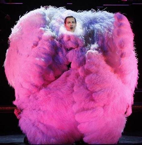 <b> Garip ama ger�ek </b>  <p>Manuel Bandera, Madrid'de "Chicago" m�zikalinin provas�nda...</p>