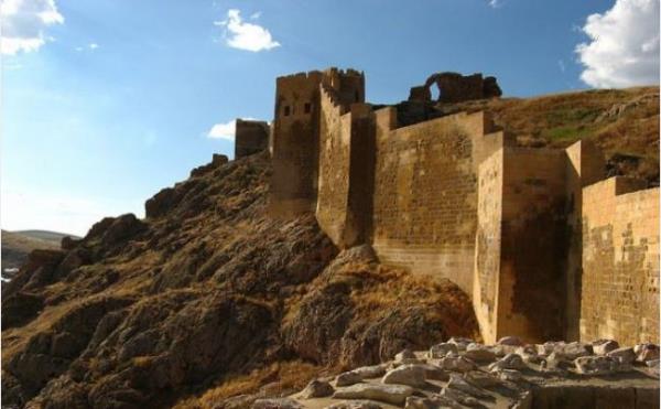 69 BAYBURT  Bayburt Kalesi, ehit Osman Trbesi, Aydntepe Yeralt ehri, Srakayalar elalesi