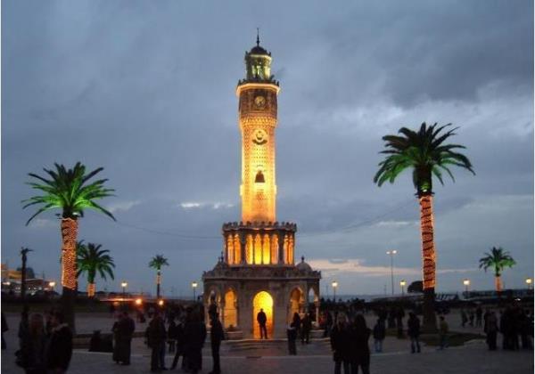 35 ZMR  zmir Saat Kulesi, Kadife Kale, Meryem Ana Evi, Kltrpark, Efes-Bergama Antik Kentleri, Balova Kaplcalar, Kemeralt ars, amalt Tuzlas ve Ku Cenneti, eme Kalesi, Kordon Boyu, Asansr, Kzlar Aas Han, Birgi akraa Kona, zmir Kfte, Lokma ve Kemalpaa Tatllar, Foa, eme, Seferihisar, Seluk, Alaat Turizm Merkezleri