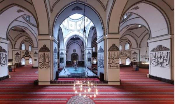 16-BURSA  Yeil Trbe, Ulu Cami, Kozahan, znik inileri, Cumalkzk Ky ve Evleri, Uluda Milli Park, Kestane ekeri, eftali, Bak, Havlu, Gemlik ve Mudanya nn Zeytini, negl Kftesi, ekirge-Oylat Kaplcalar, skender Kebab, nkaya nar, Mihali Peyniri, znik Gl,Emsali zor bulunan IRGANDI kpr, Osman Gazi ve Orhan Gazi Trbesi, Emirsultan trbesi,Molla Grani Trbesi, Molla Fenari Trbesi, Karagz ve Hacivat, ftade Trbesi, Hisar ve Orta Pazar mahallelerindeki surlar ve Osmanlnn Bursa ya ilk girdii Kap (Saltanat Kap Yeni Yaplan Deil),Emsali zor bulunan IRGANDI kpr