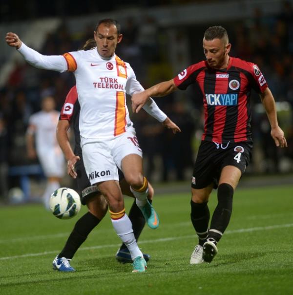 <b>SON KARARI TRABZON!</b>  <p>Gen�lerbirli�i'nin stoperi Aykut Demir, Cavcav'la yapt��� g�r��mede Trabzonlu oldu�unu s�yledi. Bu geli�me �zerine bordo-mavililerin eline �nemli bir koz ge�ti.</p> <b>(AMK)</b>