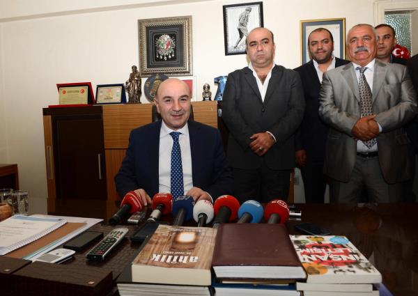 Bir aya kadar vatandalarn talebi zerine hangi partiden aday olacam aklayacam" dedi.