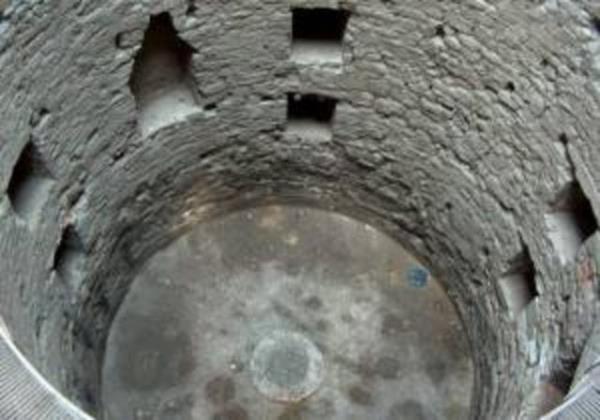 Tabii kimse bu szleri nemsememiti. Pagann cesedi ise umulmadk bir hzda eriyip gitmiti.