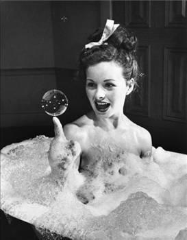 <b>FRANSA'da</b> Gelin banyosu; Dn gn gelin eski aklar ve dncelerinden tamamen arnmak iin uzun bir banyo yapar.