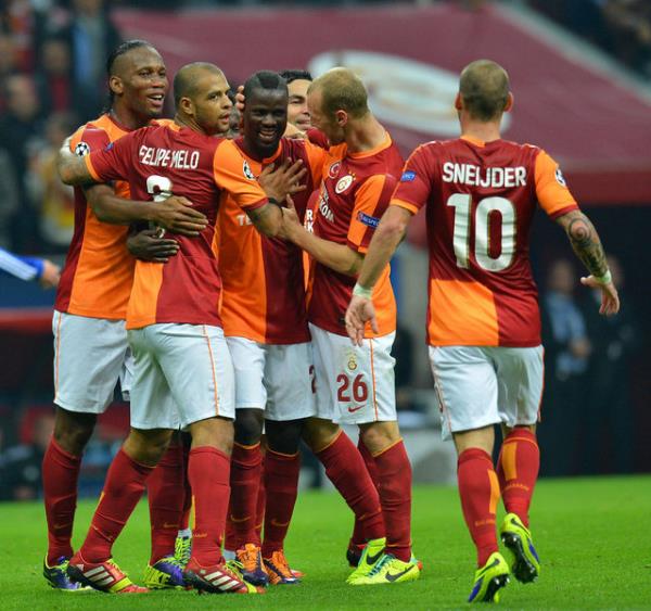 Galatasaray, yeni ad UEFA Avrupa Ligi olan UEFA Kupas organizayonunun finalinde, 17 Mays 2000 tarihinde ngiliz ekibi Arsenal'le Parken Stad'nda karlat.