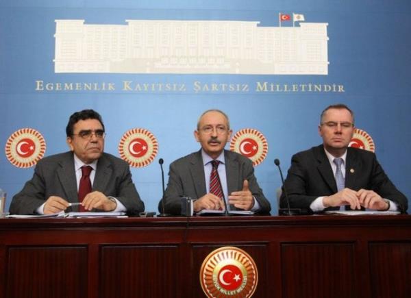 Ancak Meclis yetkilileri, Y.M'nin, "ddialar kesinlikle doru deil. Birok milletvekili gibi benim baktm milletvekili de hesabyla ilgili yetkileri bana vermiti.