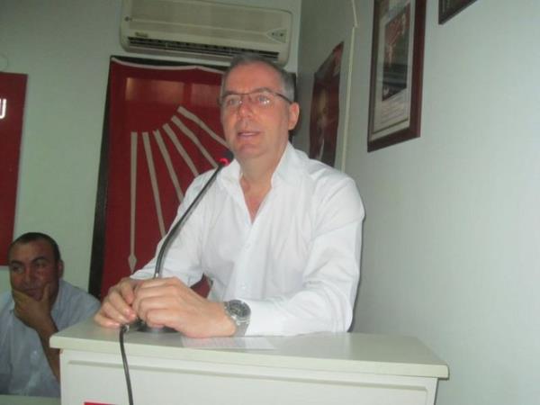 Sekretere, 'Emekli ol, tazminatn al, aracn sat, bu paray de.