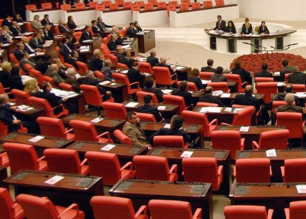 Meclis brokrasisi ise bu davann sonucunu merakla bekliyor.