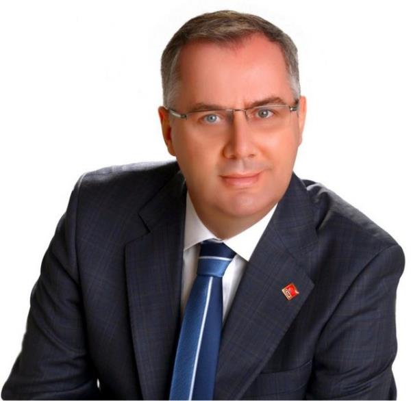 22 yllk sekreter Y.M.'nin byle bir ey yapacana ihtimal vermeyen yneticileri milletvekili istedii iin sekreteri Meclis'ten eski kurumuna gnderdi.