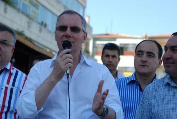 Bankalar da sekreterlerle alyor.