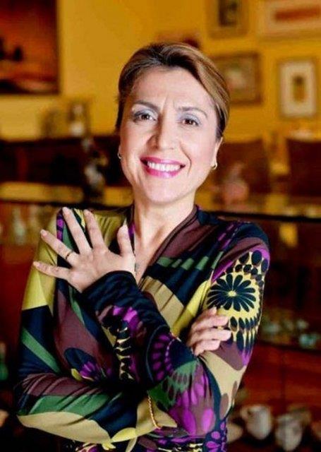 1 ubat 1970 tarihinde, Akhisar'da dnyaya geldi.