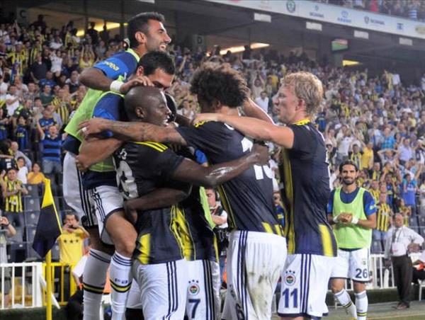 Tm kamuoyu unu ok iyi bilmelidir ki; Fenerbahelilik bir st kimliktir. Ve Fenerbahe bu st kimliin altnda; her trl siyasi, kltrel, dinsel ve hatta dnsel farkllklar tamakta ve bununla da gurur duymaktadr. Tpk lkemiz gibi... Ve bilinmelidir ki; Fenerbahe, tm bu farkllklar tayan tm Fenerbahelilerindir. Bu konuda kararllmz ve hassasiyetimiz en st noktadadr.