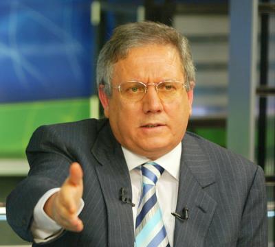 Fenerbahe'yi Dnya'nn rnek bir spor kulplerinden biri yapmak konusunda kararl olan bizlerin, sportif mesajlarn dndaki sylem ve eylemlerin Kulbmzden uzak tutulmas yolunda da ayn kararllk ve hassasiyette olduumuz hususu, izahtan varestedir.